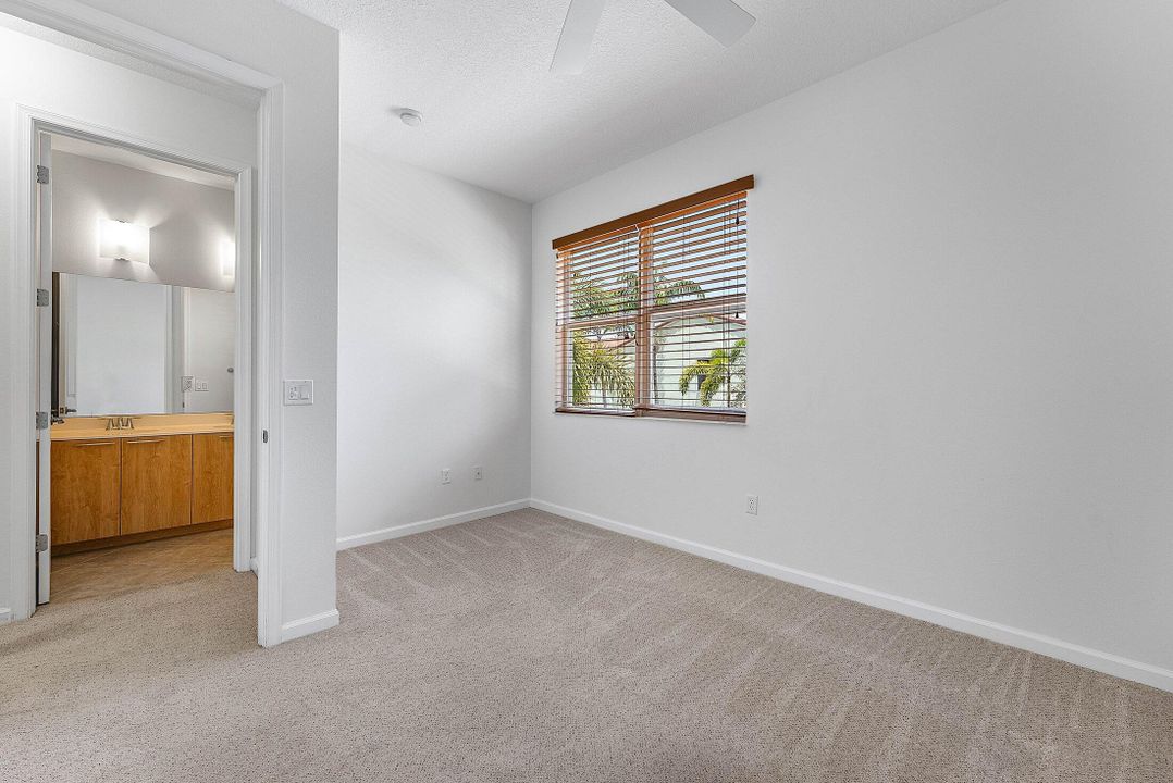 На продажу: $889,000 (3 спален, 2 ванн, 2161 Квадратных фут)