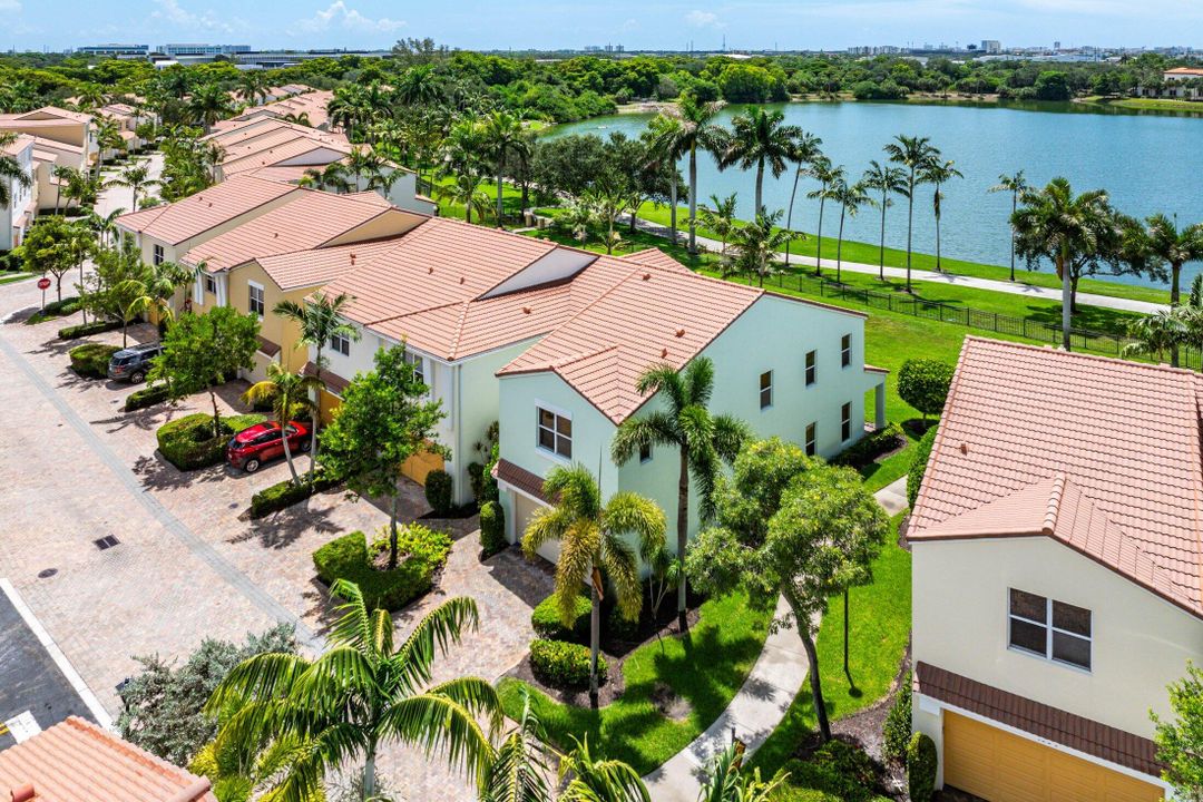 На продажу: $889,000 (3 спален, 2 ванн, 2161 Квадратных фут)