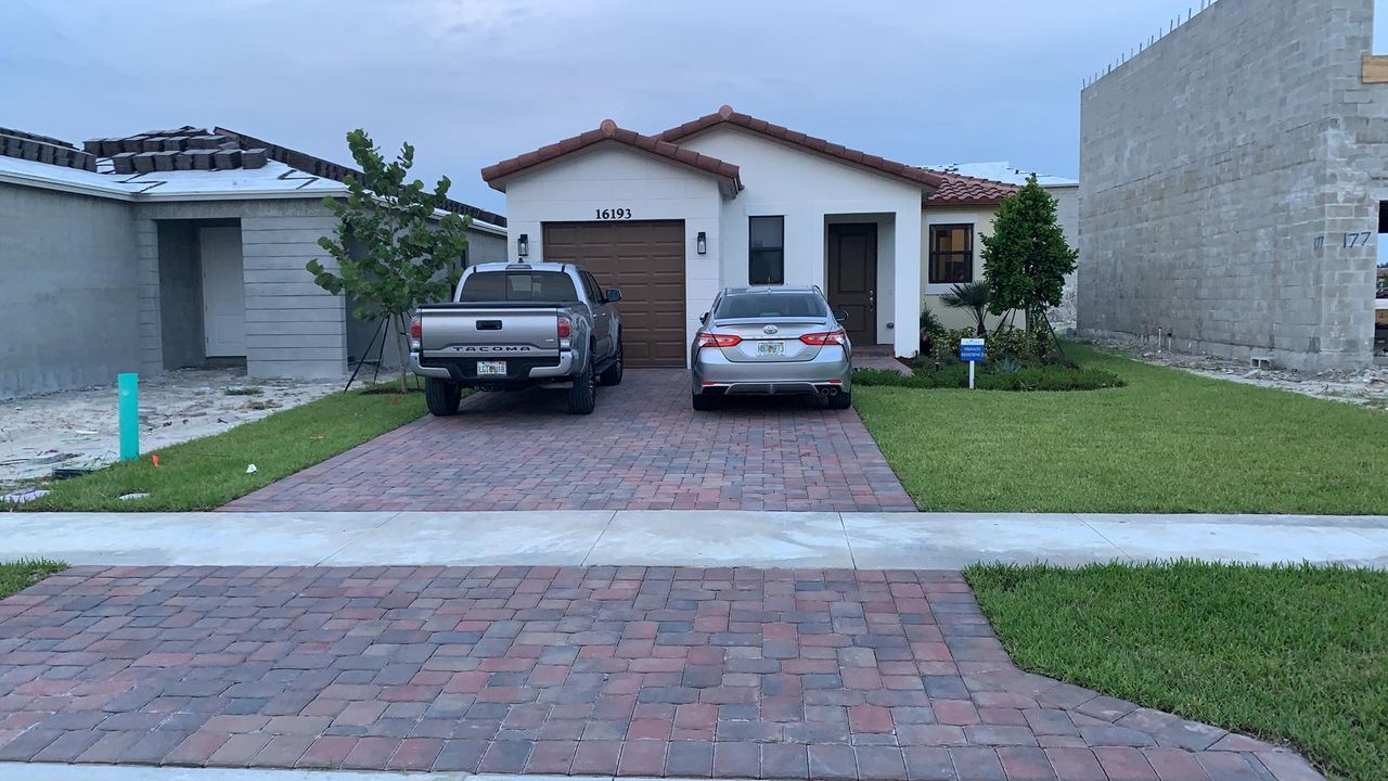Recently Sold: $440,000 (2 beds, 2 baths, 1459 Square Feet)