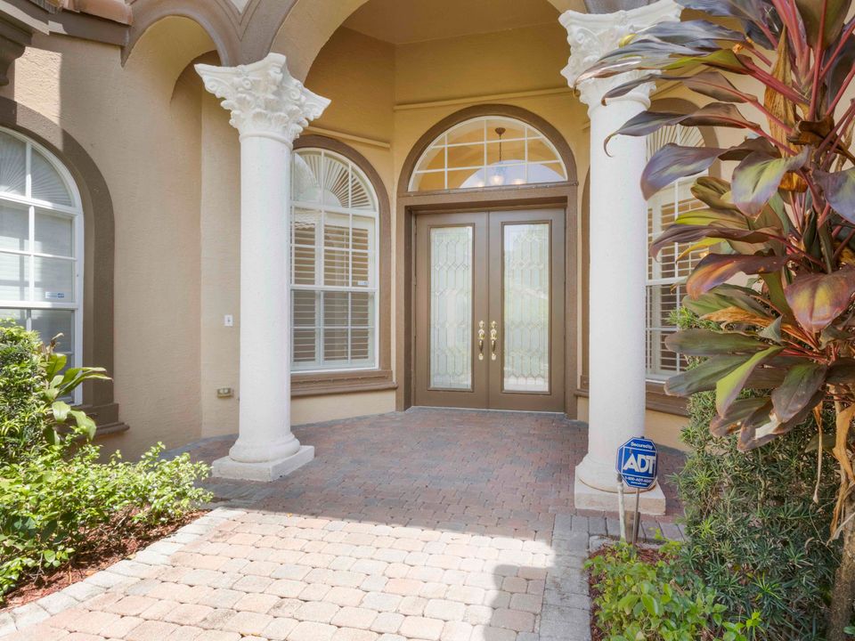 Под контрактом: $4,500 (3 спален, 2 ванн, 2803 Квадратных фут)