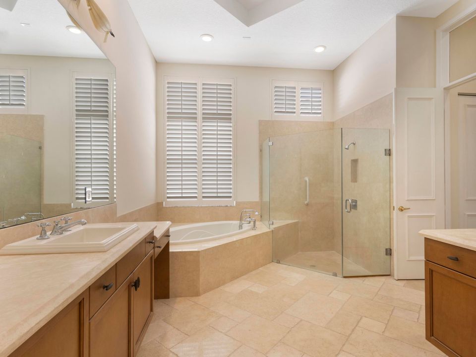 Под контрактом: $4,500 (3 спален, 2 ванн, 2803 Квадратных фут)