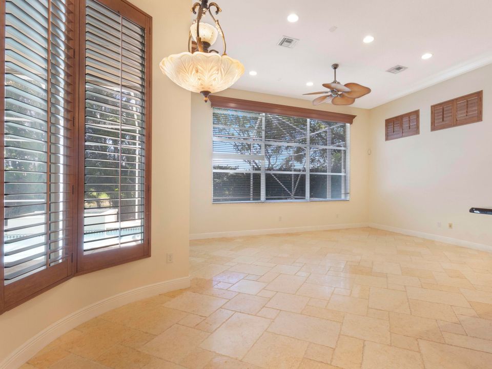 Под контрактом: $4,500 (3 спален, 2 ванн, 2803 Квадратных фут)