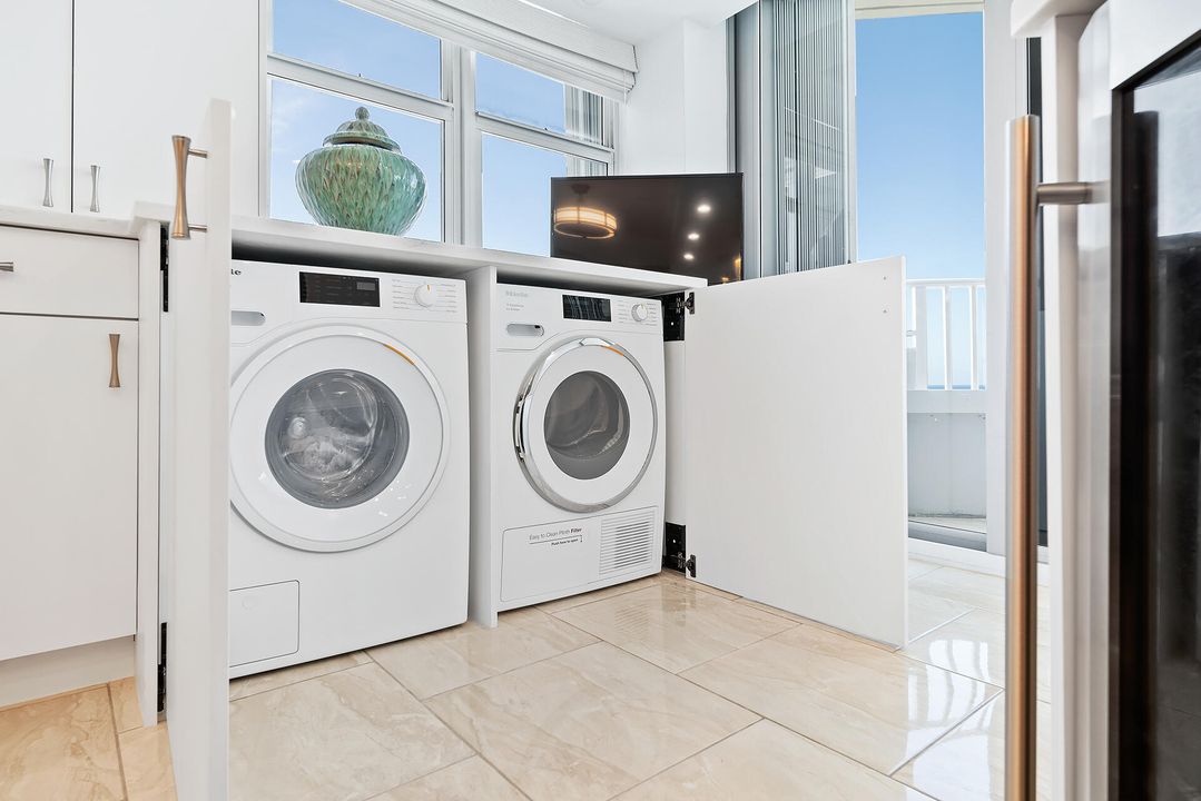 For Rent: $10,000 (2 beds, 2 baths, 1642 Square Feet)