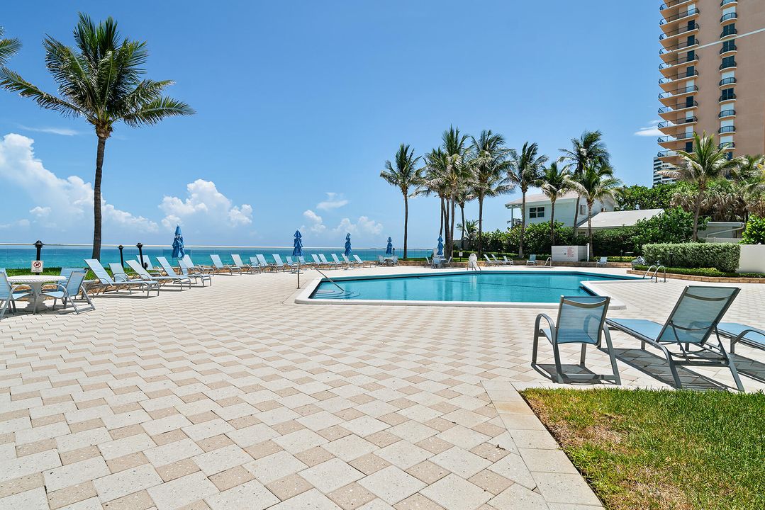 For Rent: $10,000 (2 beds, 2 baths, 1642 Square Feet)