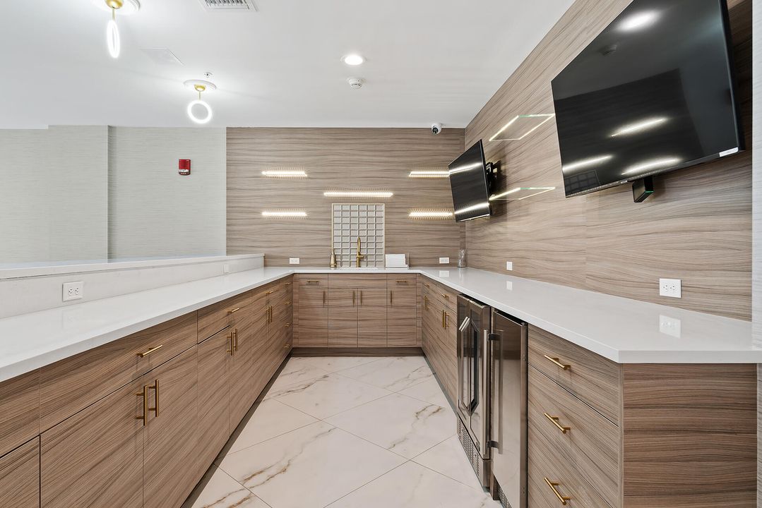 For Rent: $10,000 (2 beds, 2 baths, 1642 Square Feet)