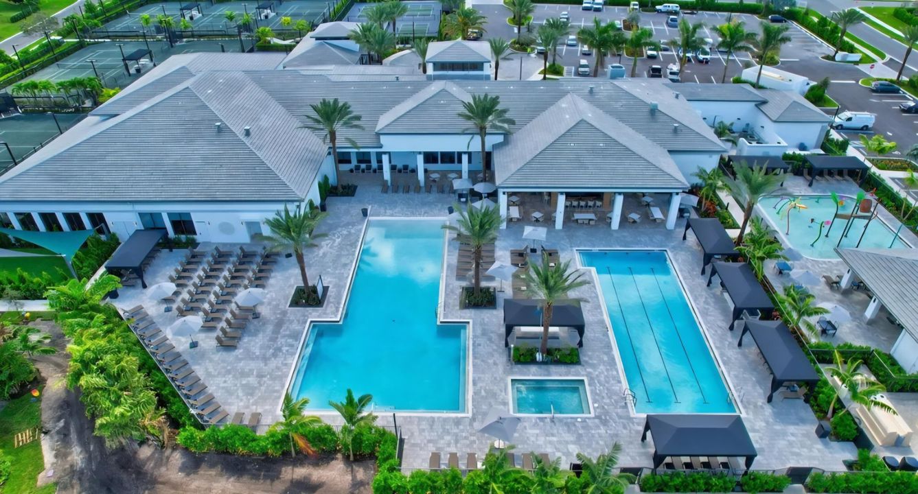 Active With Contract: $2,000,000 (5 beds, 7 baths, 4605 Square Feet)