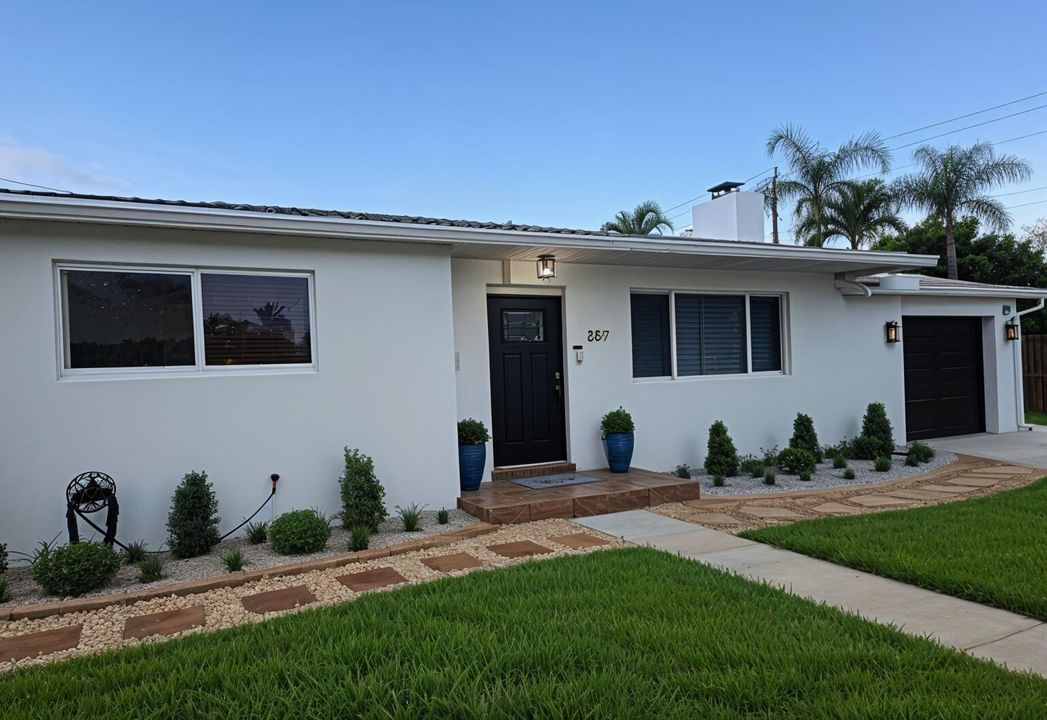 合同活跃: $1,082,000 (3 贝兹, 2 浴室, 1705 平方英尺)