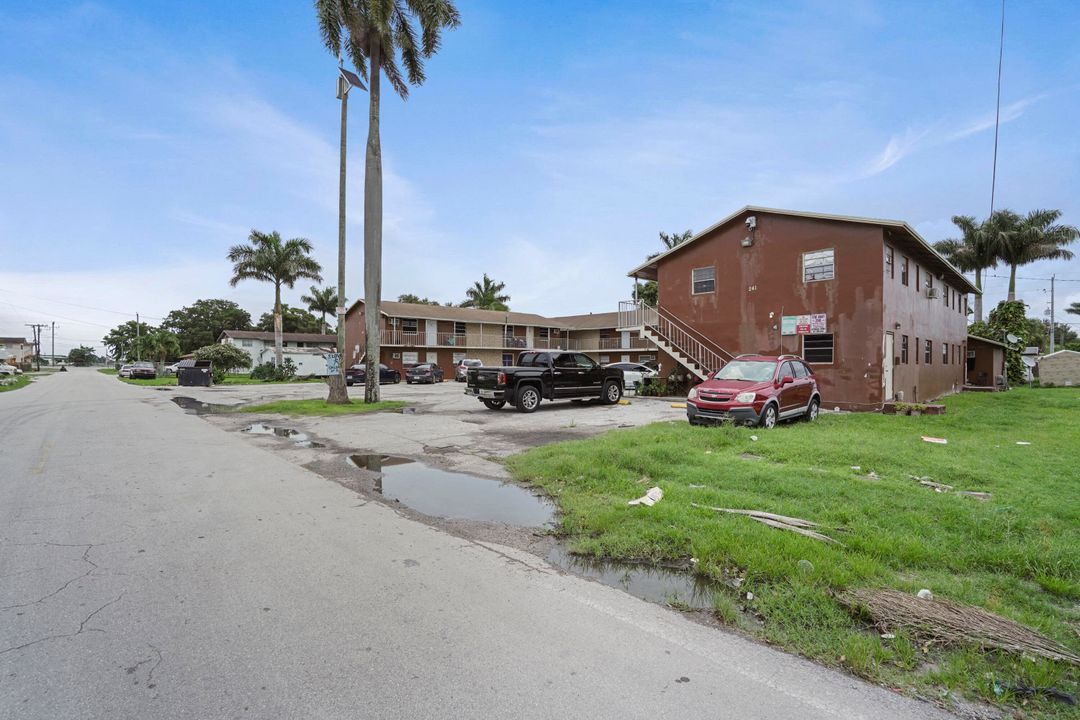 Под контрактом: $1,350,000 (0 спален, 0 ванн, 13220 Квадратных фут)