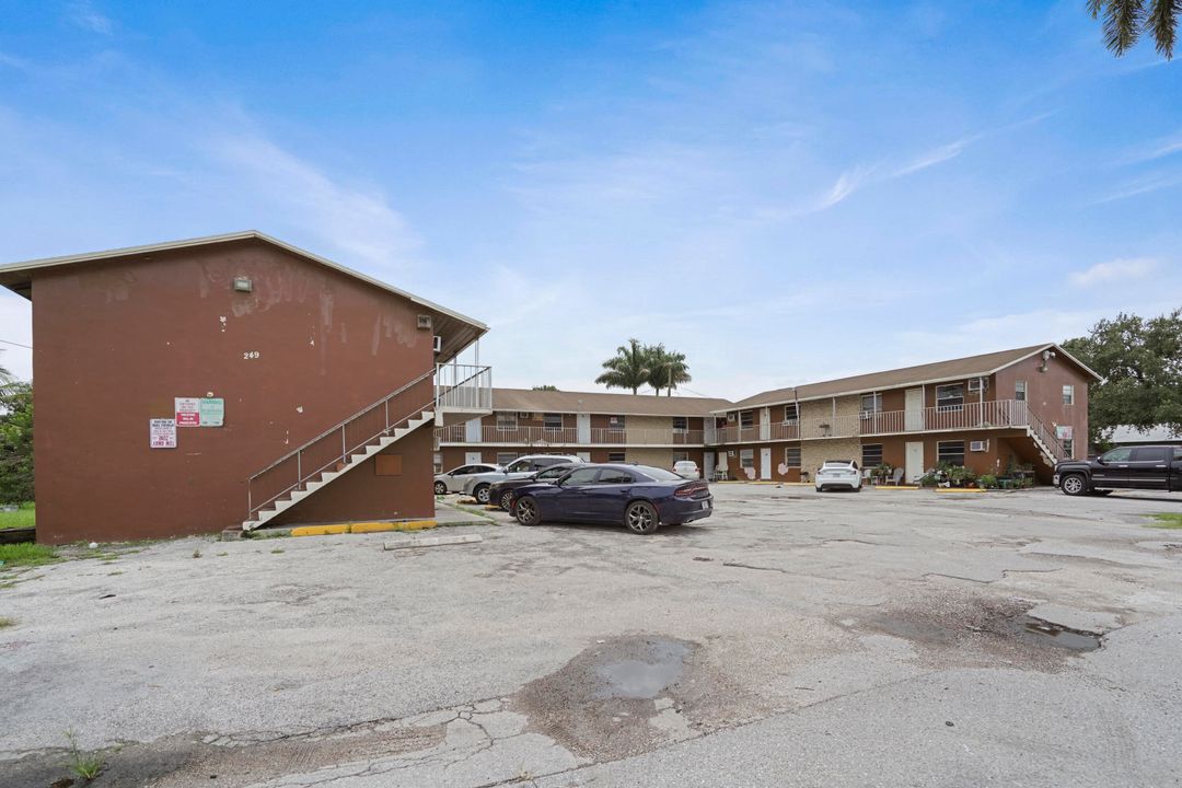 Под контрактом: $1,350,000 (0 спален, 0 ванн, 13220 Квадратных фут)