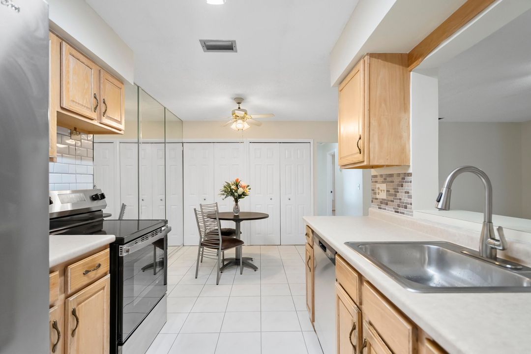 Active With Contract: $195,000 (2 beds, 2 baths, 1037 Square Feet)