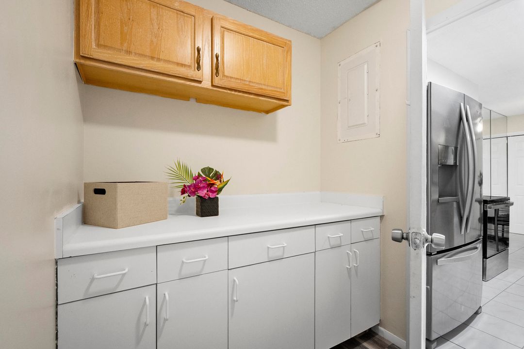 Active With Contract: $195,000 (2 beds, 2 baths, 1037 Square Feet)