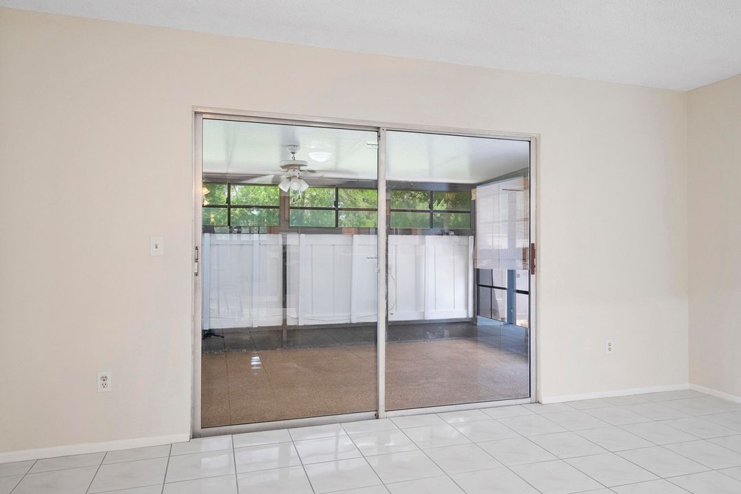 Active With Contract: $195,000 (2 beds, 2 baths, 1037 Square Feet)