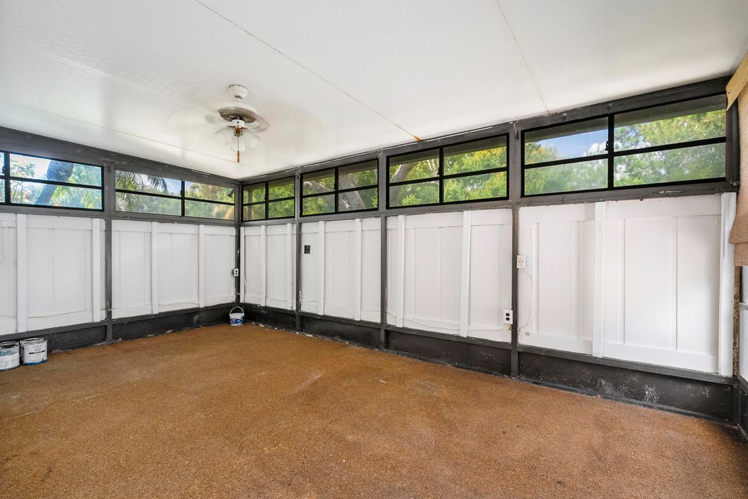 Active With Contract: $195,000 (2 beds, 2 baths, 1037 Square Feet)