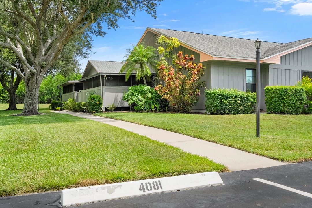 Active With Contract: $195,000 (2 beds, 2 baths, 1037 Square Feet)