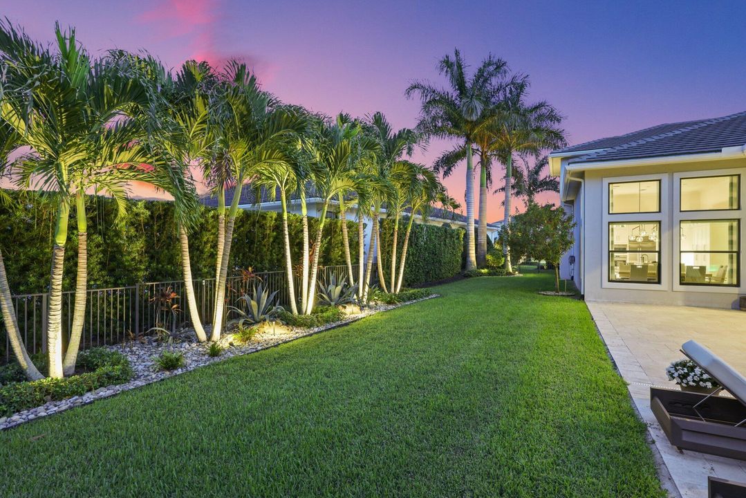 合同活跃: $3,695,000 (5 贝兹, 5 浴室, 4665 平方英尺)