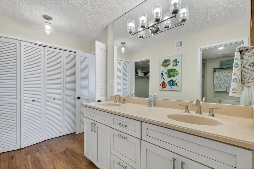 For Sale: $679,000 (1 beds, 1 baths, 1001 Square Feet)