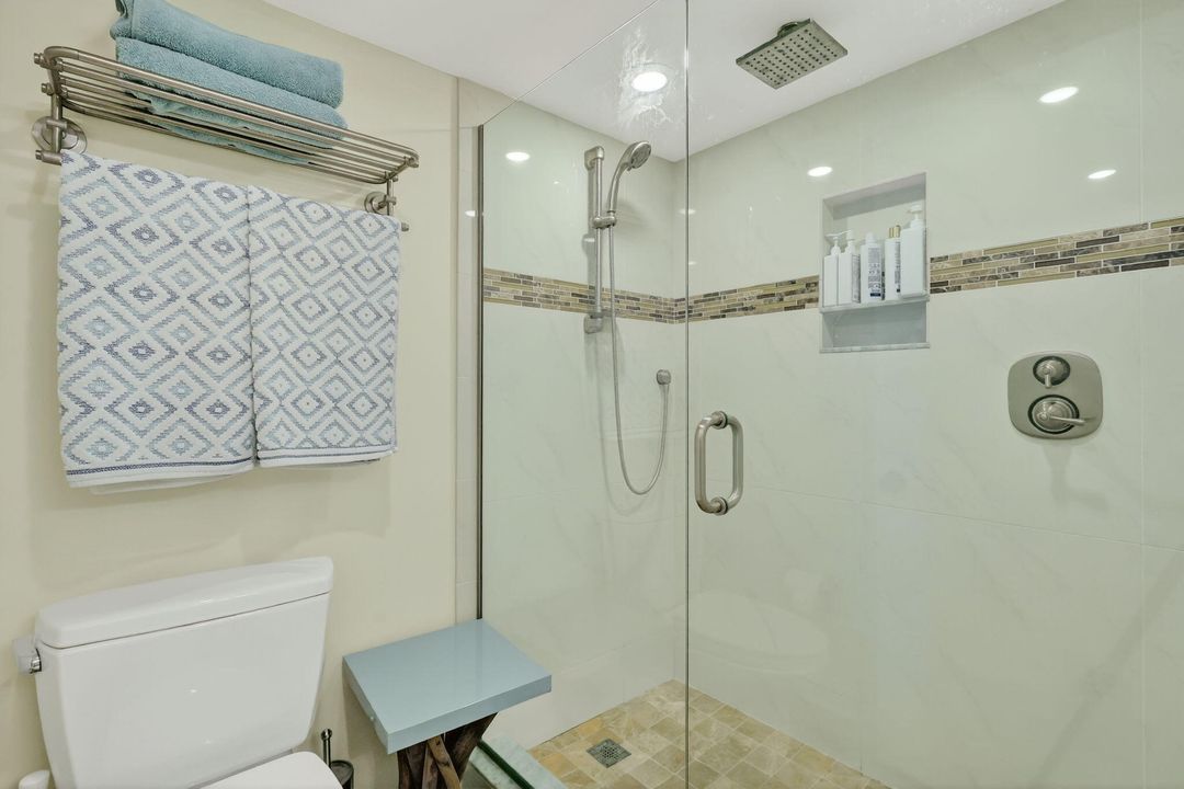 For Sale: $679,000 (1 beds, 1 baths, 1001 Square Feet)