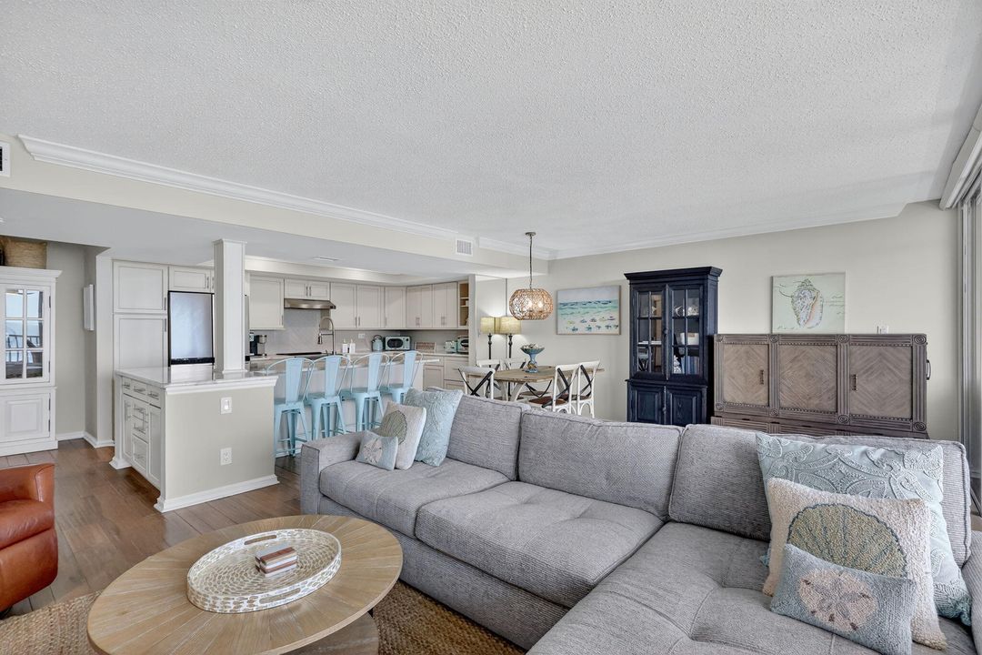 For Sale: $679,000 (1 beds, 1 baths, 1001 Square Feet)