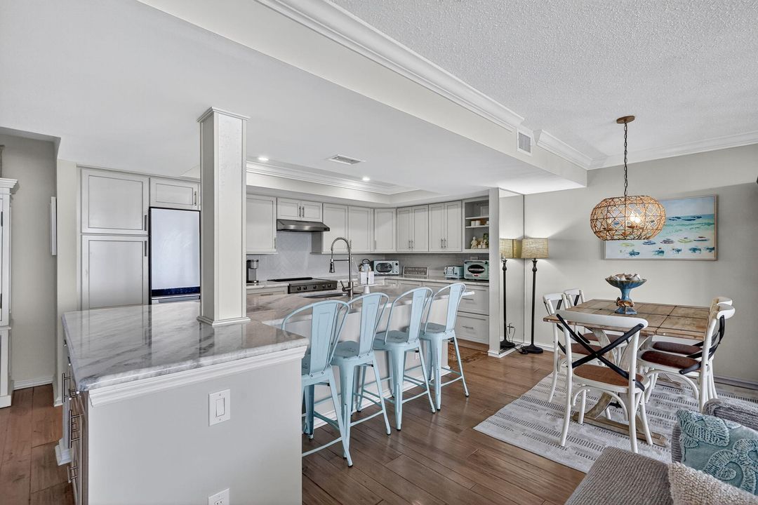 For Sale: $679,000 (1 beds, 1 baths, 1001 Square Feet)