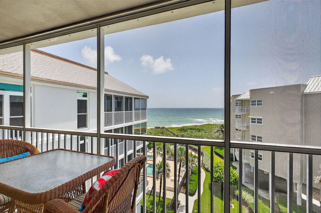 For Sale: $679,000 (1 beds, 1 baths, 1001 Square Feet)