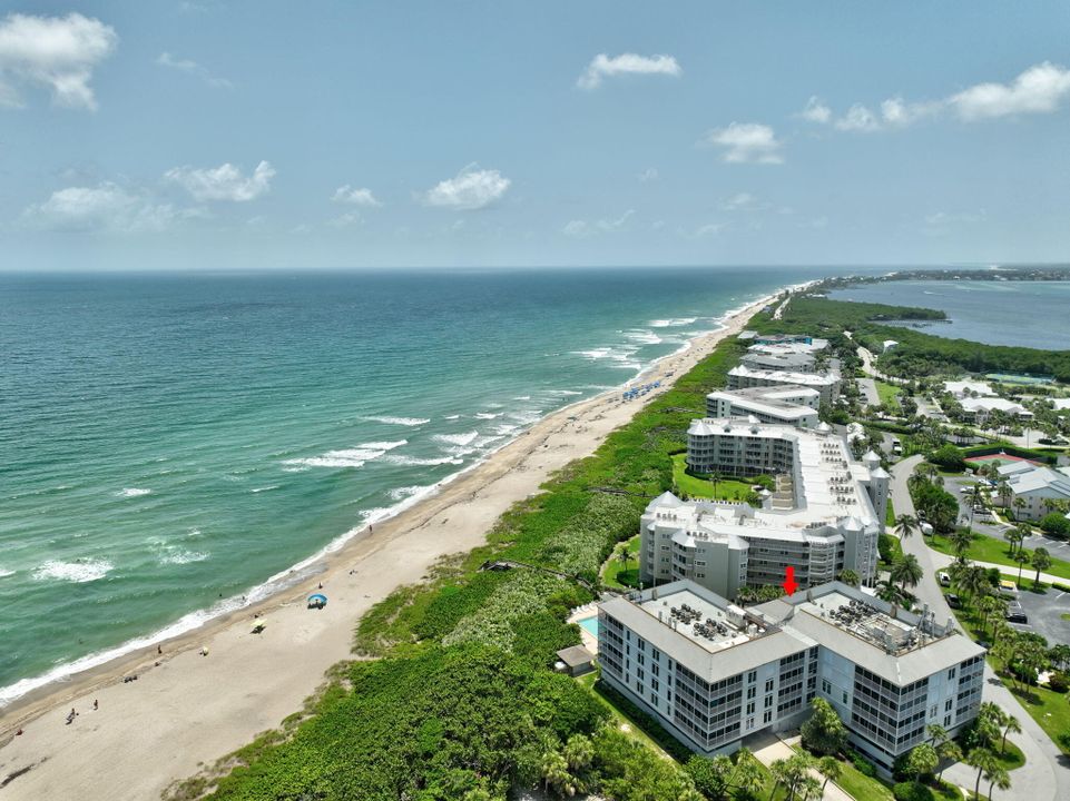 For Sale: $679,000 (1 beds, 1 baths, 1001 Square Feet)