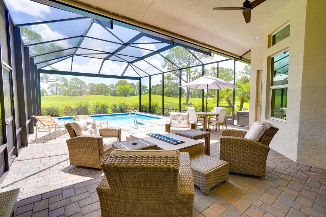 En Venta: $749,900 (3 camas, 3 baños, 2363 Pies cuadrados)