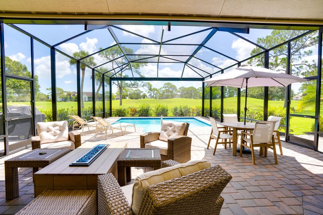 En Venta: $749,900 (3 camas, 3 baños, 2363 Pies cuadrados)