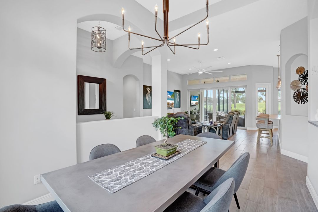 En Venta: $749,900 (3 camas, 3 baños, 2363 Pies cuadrados)