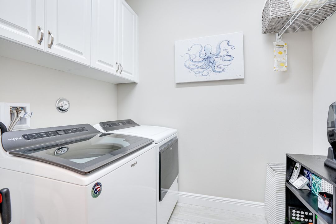 En Venta: $749,900 (3 camas, 3 baños, 2363 Pies cuadrados)