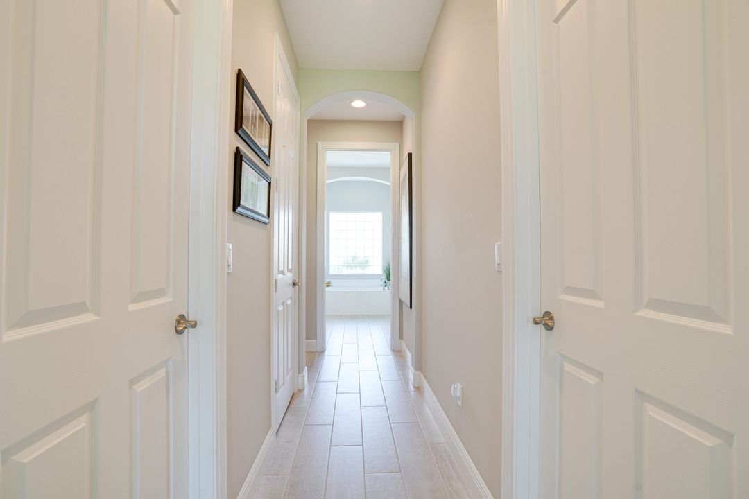 En Venta: $749,900 (3 camas, 3 baños, 2363 Pies cuadrados)