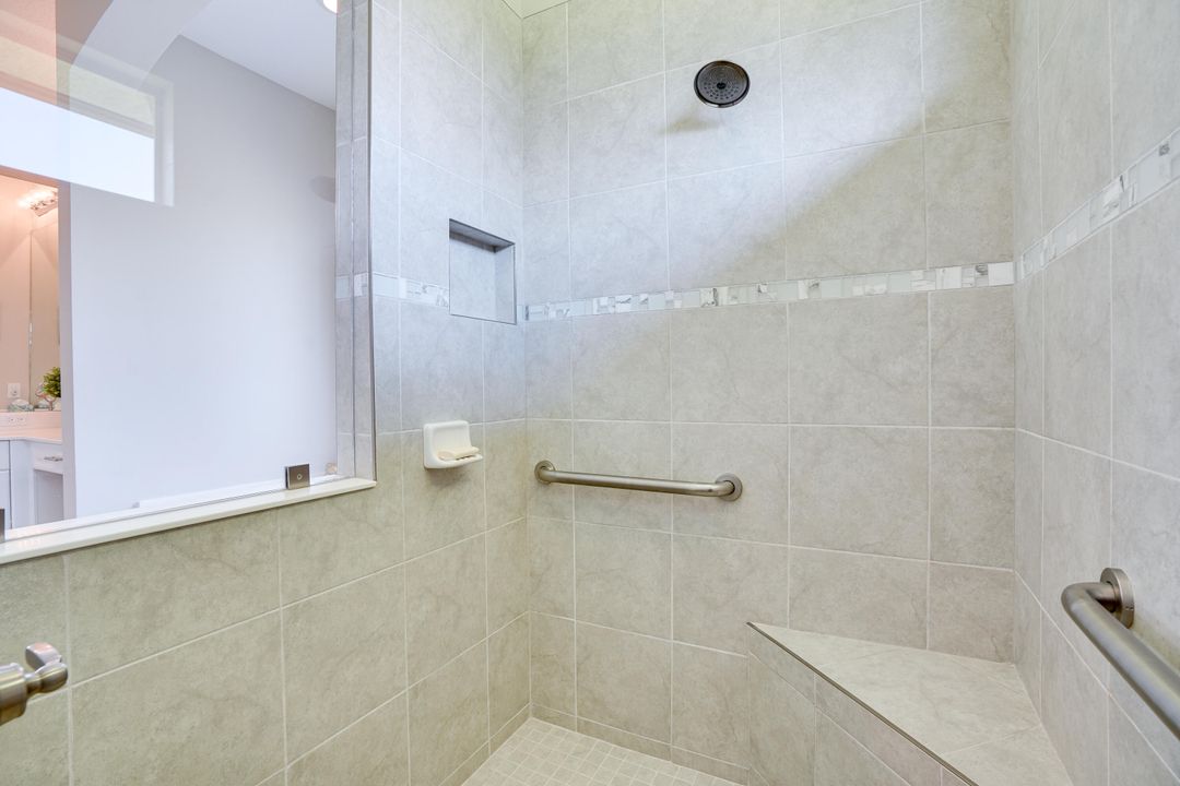 En Venta: $749,900 (3 camas, 3 baños, 2363 Pies cuadrados)