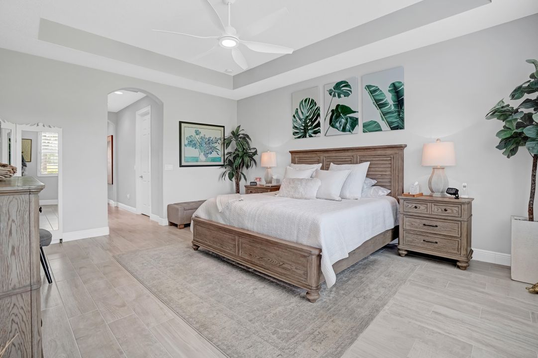 En Venta: $749,900 (3 camas, 3 baños, 2363 Pies cuadrados)