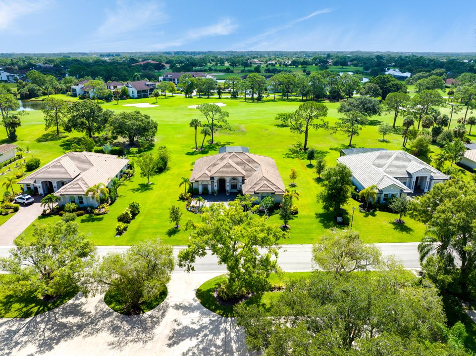 En Venta: $749,900 (3 camas, 3 baños, 2363 Pies cuadrados)