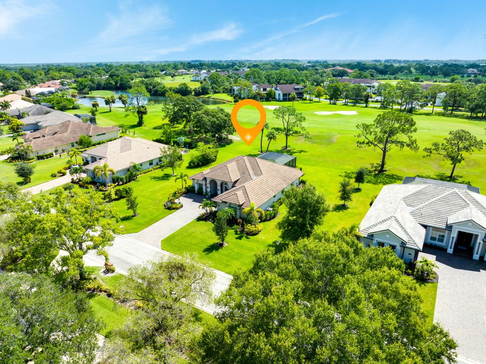 En Venta: $749,900 (3 camas, 3 baños, 2363 Pies cuadrados)