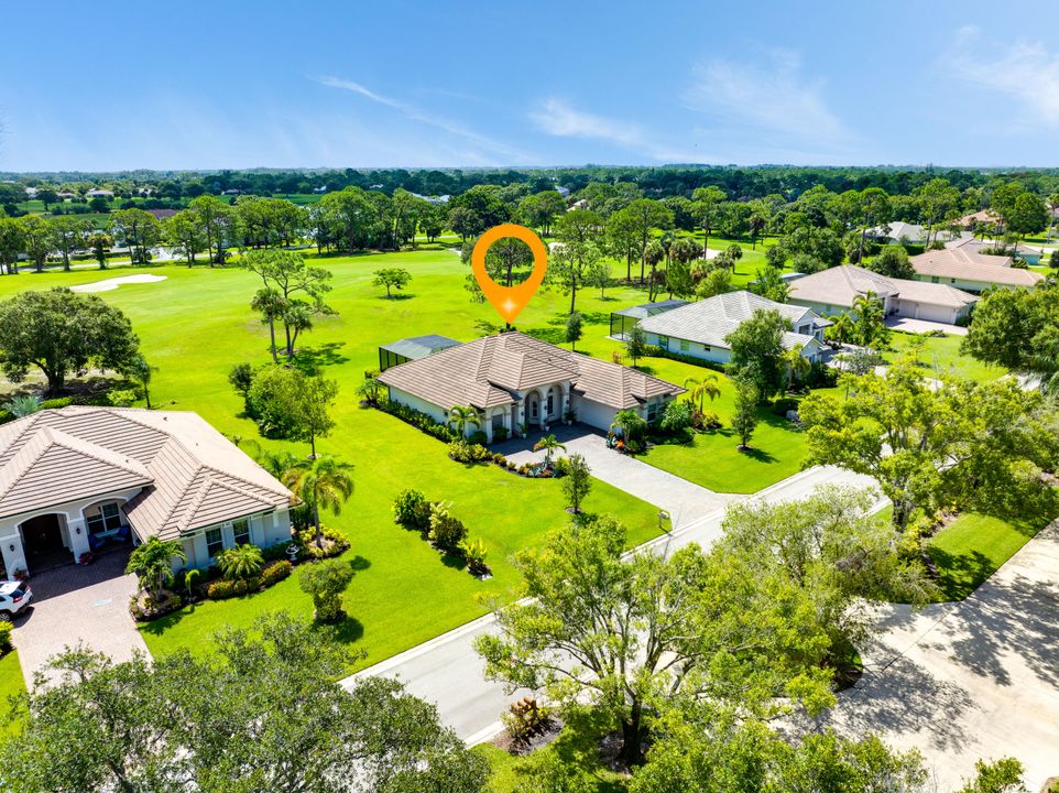 En Venta: $749,900 (3 camas, 3 baños, 2363 Pies cuadrados)