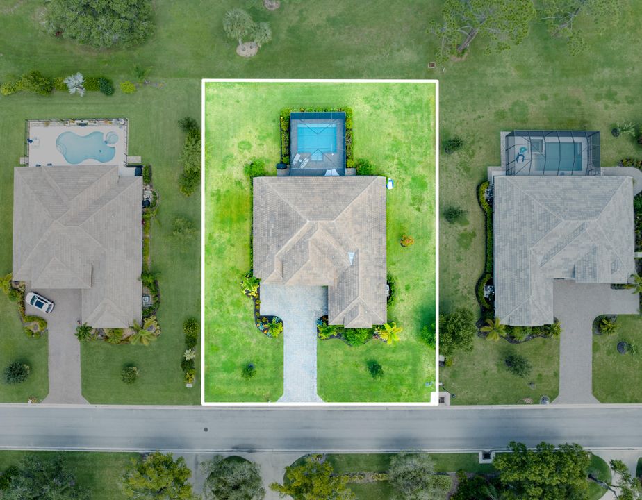 En Venta: $749,900 (3 camas, 3 baños, 2363 Pies cuadrados)