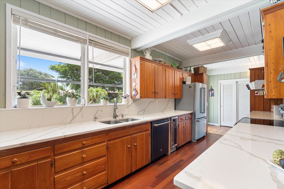 Active With Contract: $1,895,000 (4 beds, 3 baths, 3765 Square Feet)