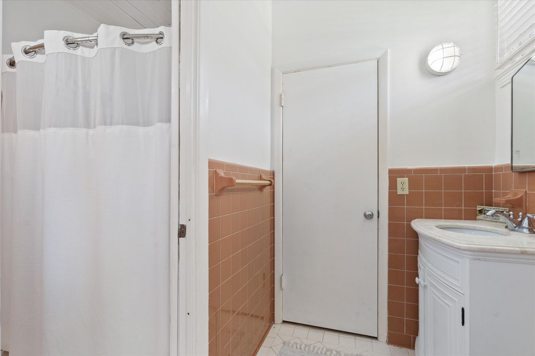 Active With Contract: $1,895,000 (4 beds, 3 baths, 3765 Square Feet)