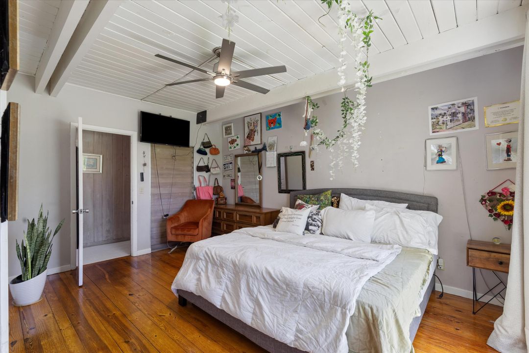 Active With Contract: $1,895,000 (4 beds, 3 baths, 3765 Square Feet)