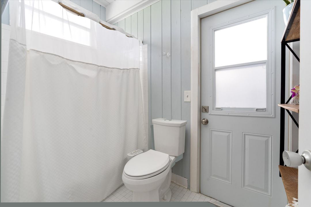 Active With Contract: $1,895,000 (4 beds, 3 baths, 3765 Square Feet)