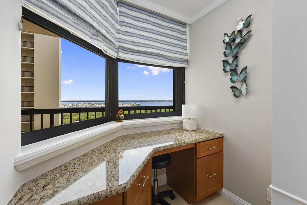 Active With Contract: $530,000 (2 beds, 2 baths, 1228 Square Feet)