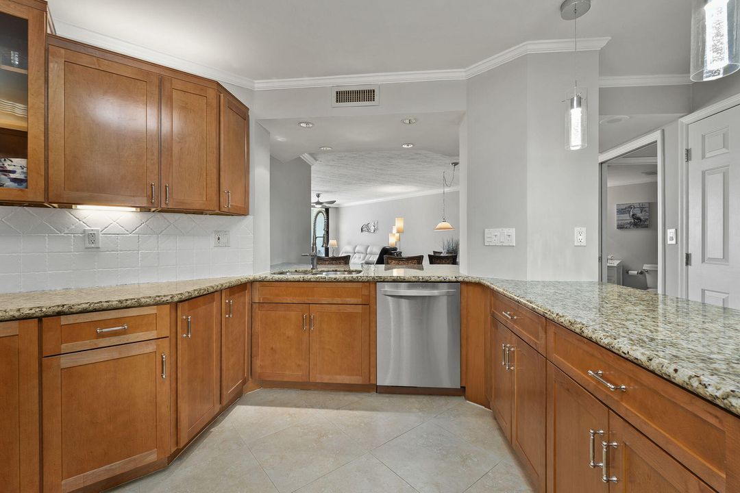 Active With Contract: $530,000 (2 beds, 2 baths, 1228 Square Feet)