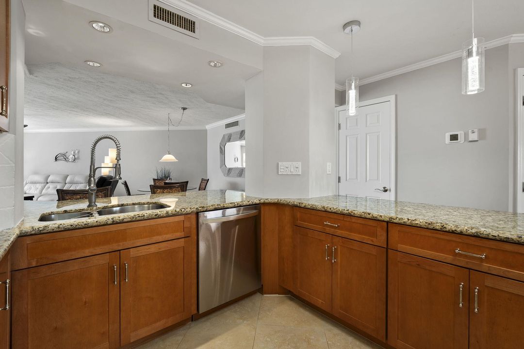 Active With Contract: $530,000 (2 beds, 2 baths, 1228 Square Feet)