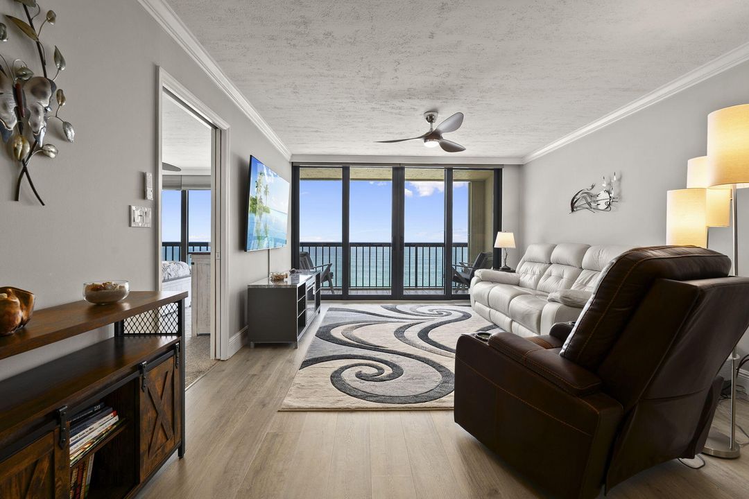 Active With Contract: $530,000 (2 beds, 2 baths, 1228 Square Feet)