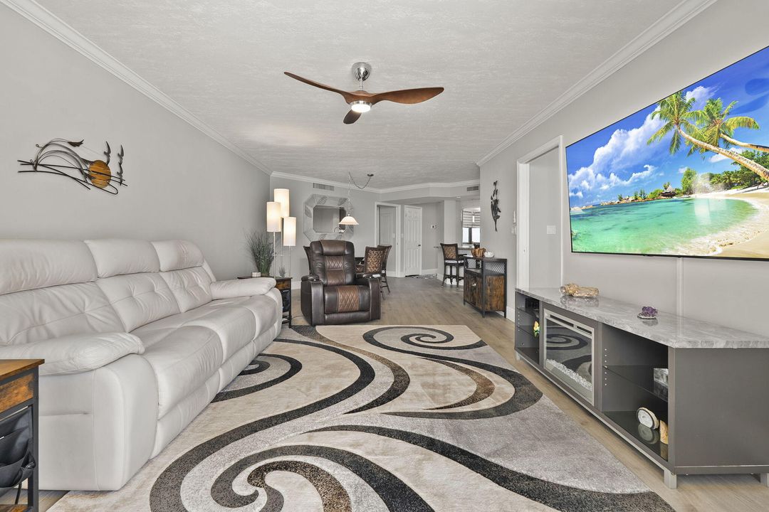 Active With Contract: $530,000 (2 beds, 2 baths, 1228 Square Feet)