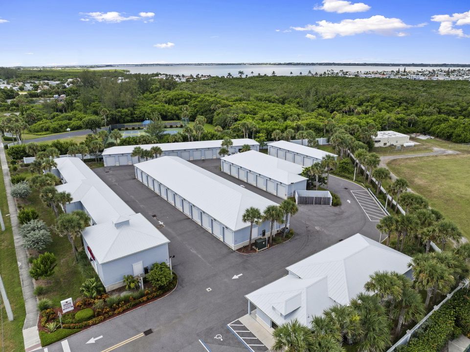 Active With Contract: $530,000 (2 beds, 2 baths, 1228 Square Feet)