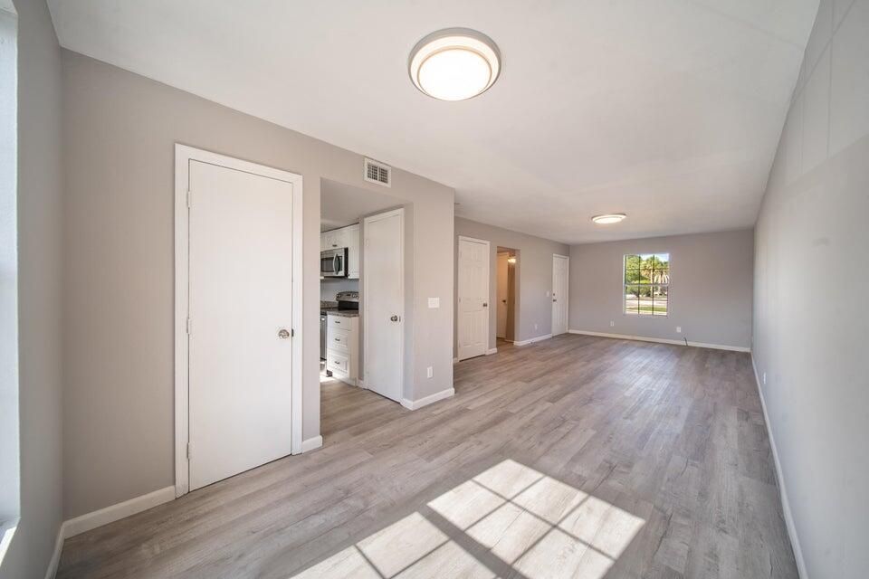 Activo con contrato: $235,000 (3 camas, 1 baños, 1120 Pies cuadrados)