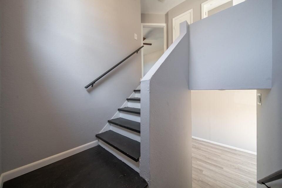 Activo con contrato: $235,000 (3 camas, 1 baños, 1120 Pies cuadrados)