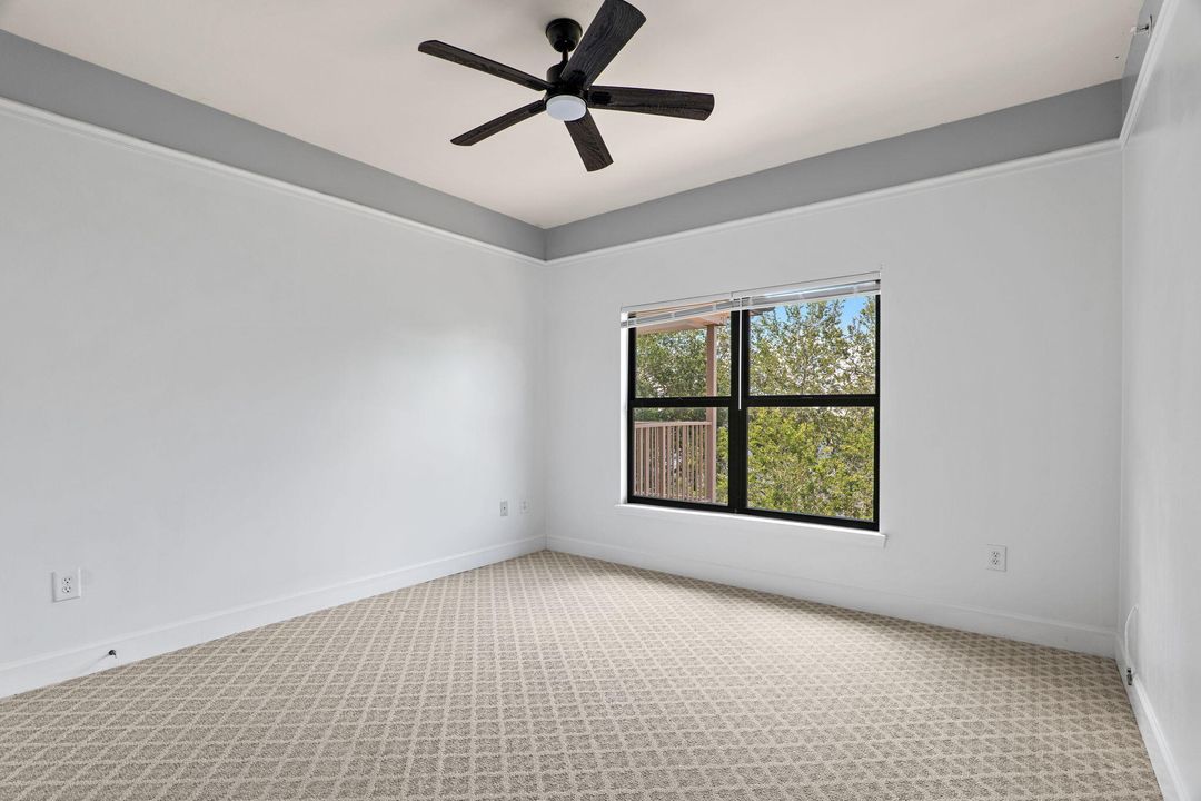 For Sale: $148,800 (1 beds, 1 baths, 868 Square Feet)