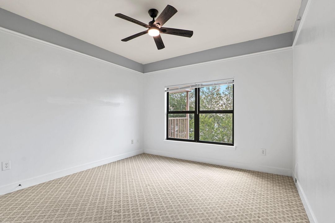 For Sale: $148,800 (1 beds, 1 baths, 868 Square Feet)